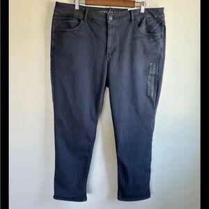 American Eagle $50 Womens 18 Blue Super Stretch Hi Rise TOMGIRL 38x28 NWT new